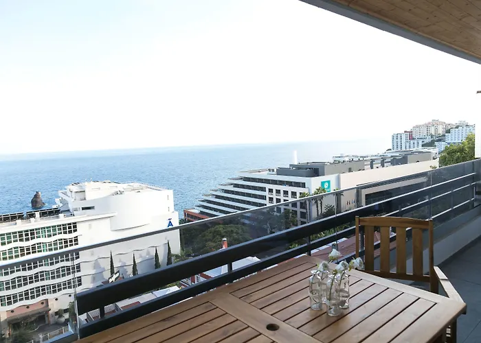 Monumental Apartment *