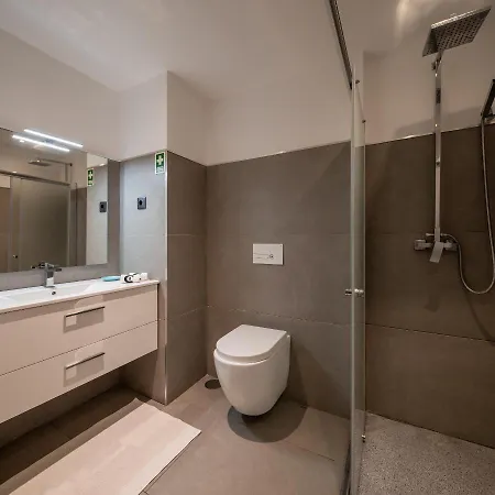 Monumental Apartment *