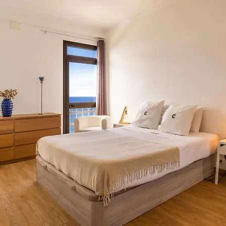 Monumental Apartment *