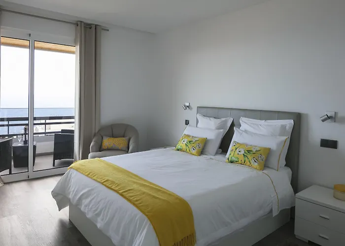 Monumental Apartment *