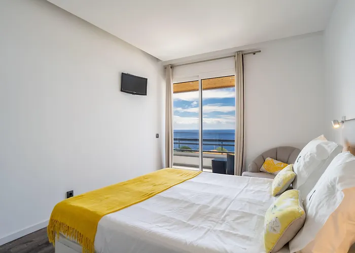 Monumental Apartment *