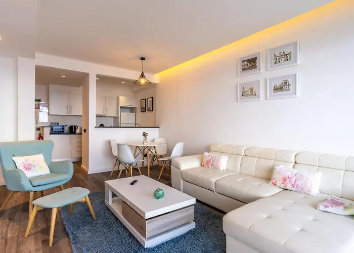 Monumental Apartment *